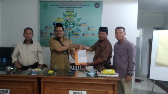 Penandatanganan MOU antara Lazismu Bandar Lampung dan PC Muhammadiyah Sukarame untuk Pengajuan Beras bagi Santri Penghafal Qur’an